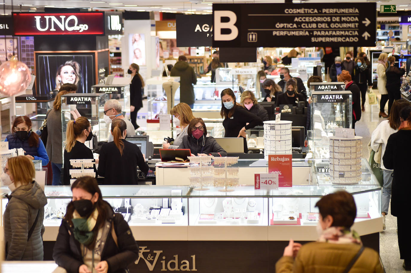 Fotos: Comienzan las rebajas de invierno en Murcia