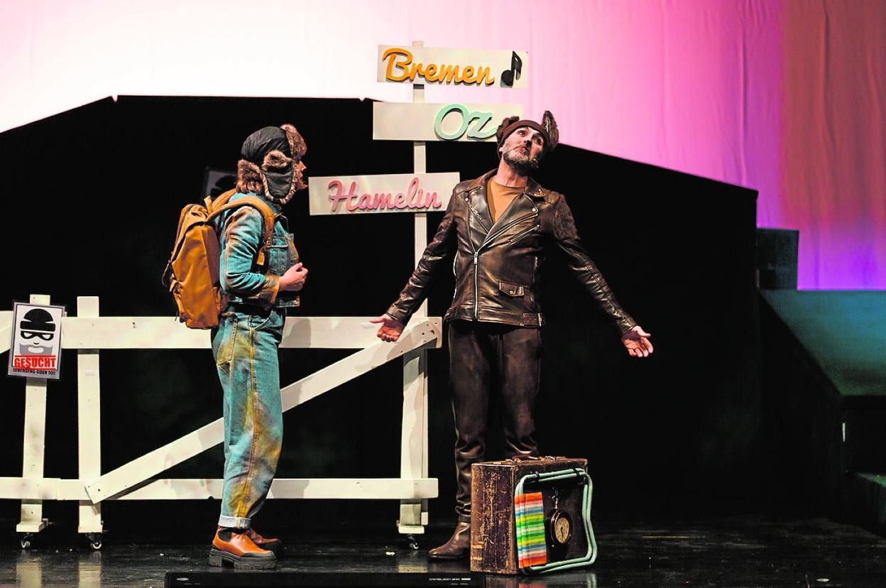 Jorge Fullana es eldirector del montaje y de la escenografía. 