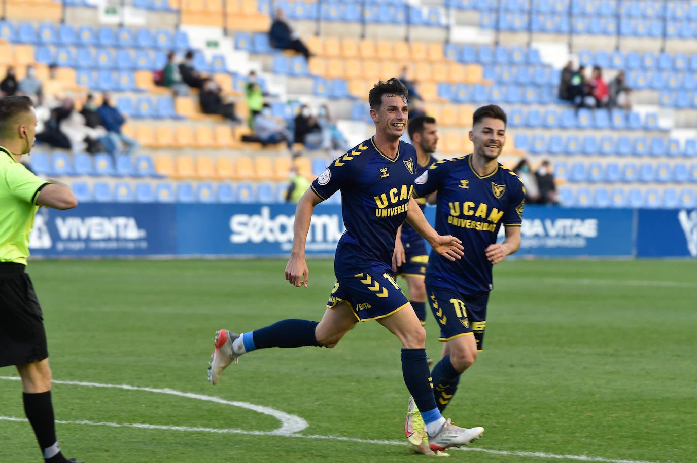 Fotos: La victoria del UCAM ante el Cornellá, en imágenes