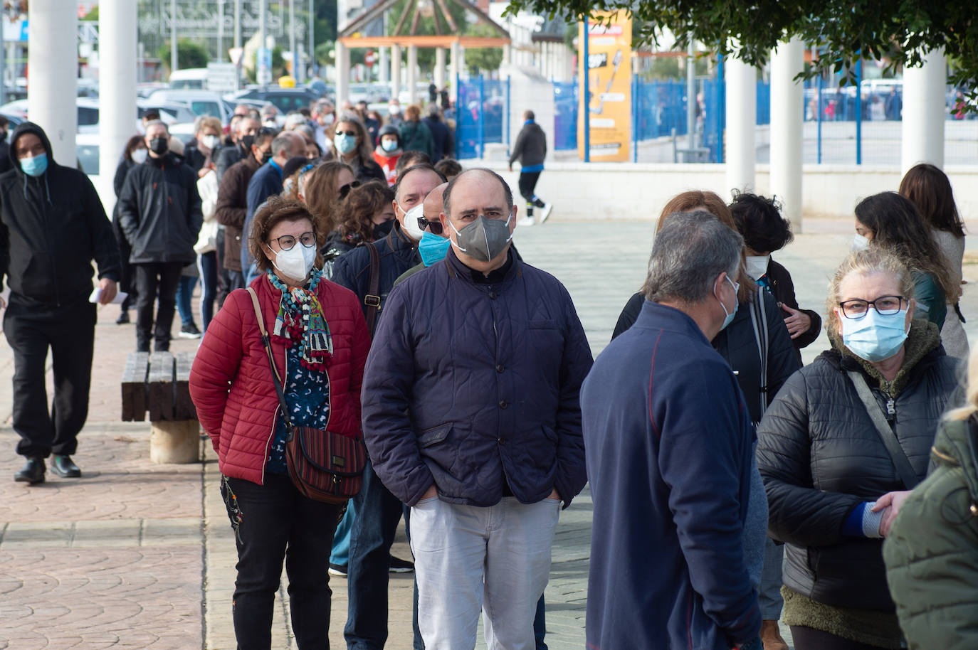 Fotos: Salud vacunó este domingo a más de 1.500 docentes en el Palacio de los Deportes de Murcia