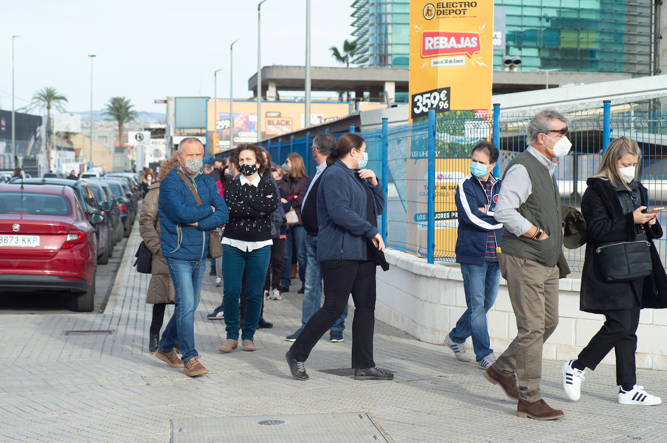Fotos: Salud vacunó este domingo a más de 1.500 docentes en el Palacio de los Deportes de Murcia