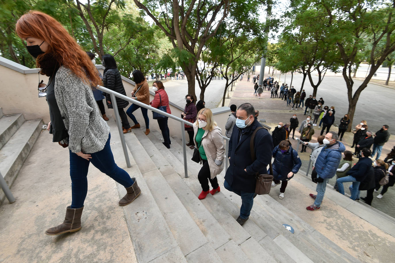 Fotos: Salud vacunó este domingo a más de 1.500 docentes en el Palacio de los Deportes de Murcia