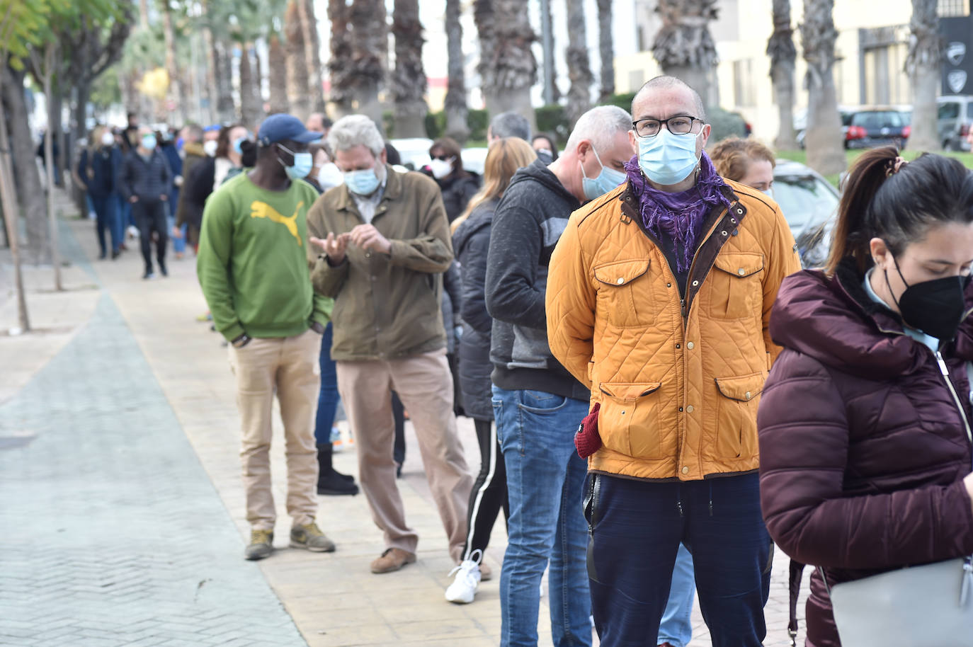 Fotos: Salud vacunó este domingo a más de 1.500 docentes en el Palacio de los Deportes de Murcia