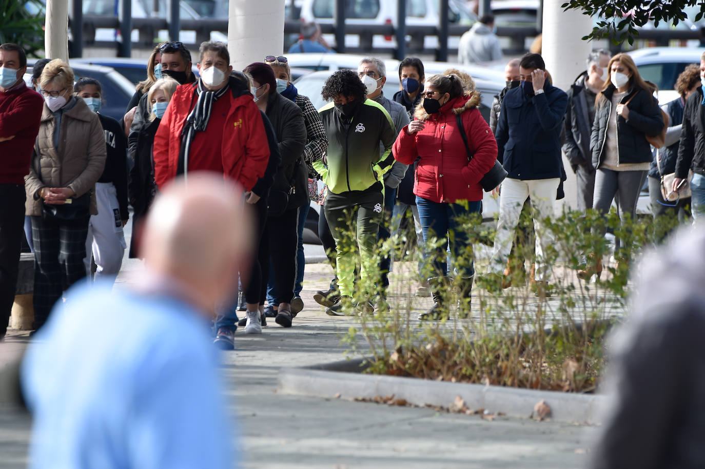 Fotos: Salud vacunó este domingo a más de 1.500 docentes en el Palacio de los Deportes de Murcia