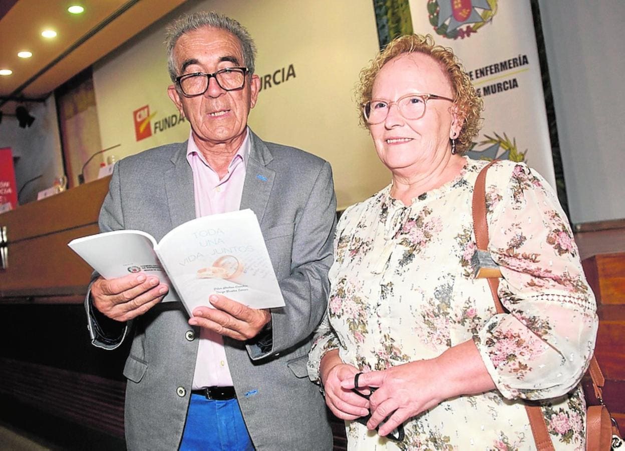 Los autores, durante la presentación de su obra. 