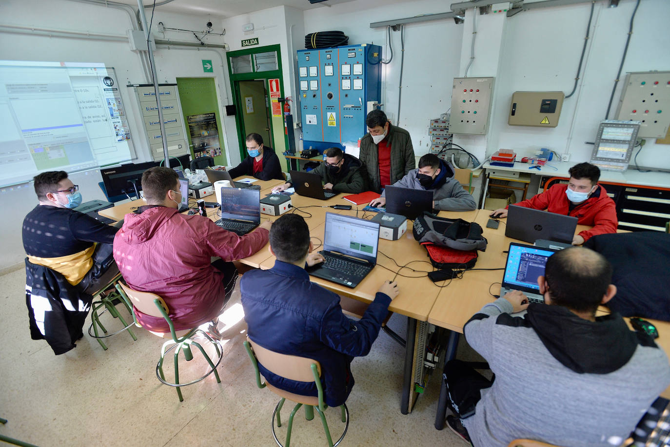 Fotos: Colegios e institutos de la Región esperan con bajas la incorporación de 800 nuevos docentes