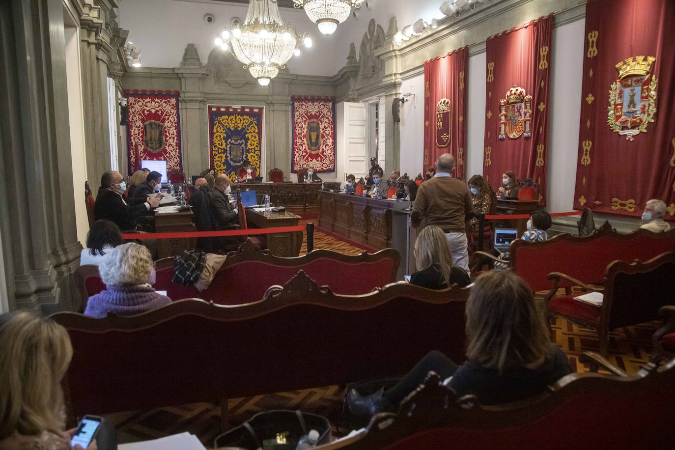 Fotos: El Pleno de Cartagena pide a la Comunidad que haga ya la vía de evacuación de Alumbres en caso de emergencia industrial