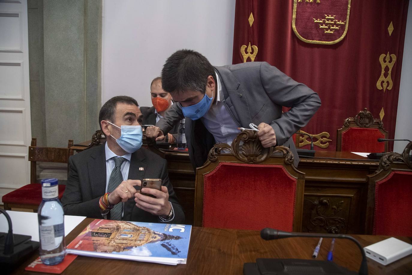 Fotos: El Pleno de Cartagena pide a la Comunidad que haga ya la vía de evacuación de Alumbres en caso de emergencia industrial