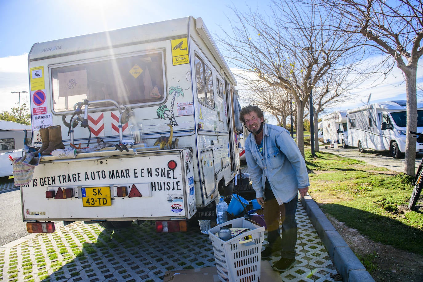 Fotos: Las autocaravanas llenan el área municipal de Thader en Murcia