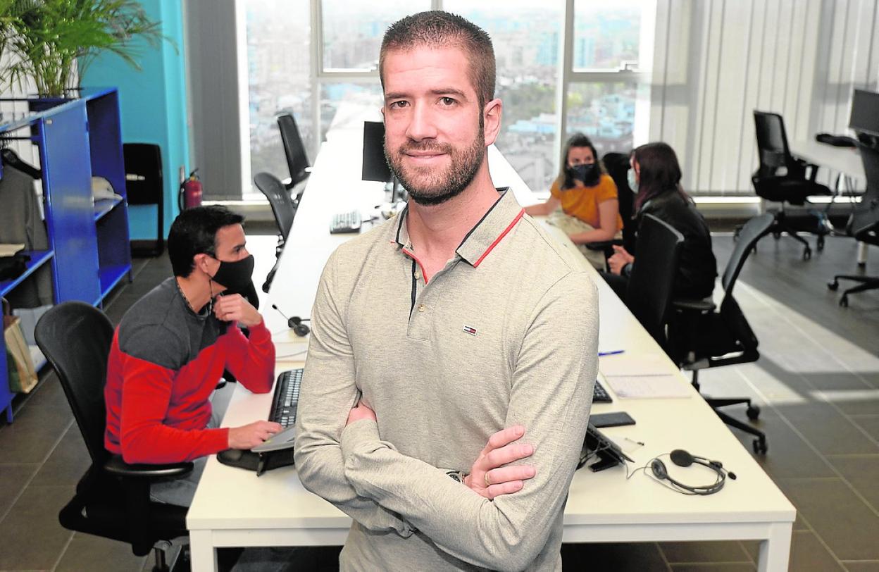 Antonio Tomás, director ejecutivo de Minderest, en la sede de Plazarte (Murcia); pilota la mayor firma europea de rastreo y comparación de precios para fabricantes, distribuidores y vendedores mediante 'big data'. 