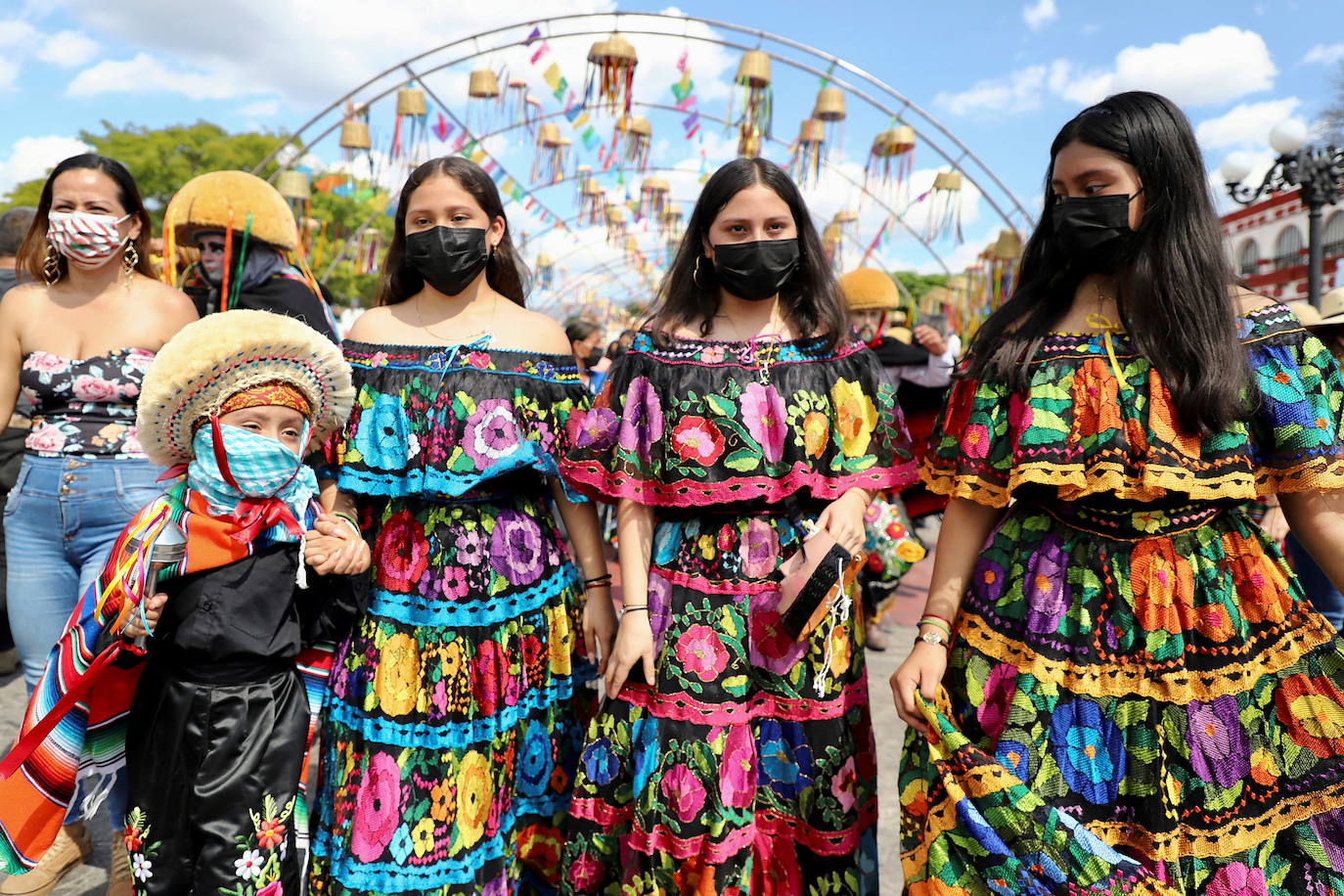 Fotos: Danzantes parachicos y mujeres chiapanecas