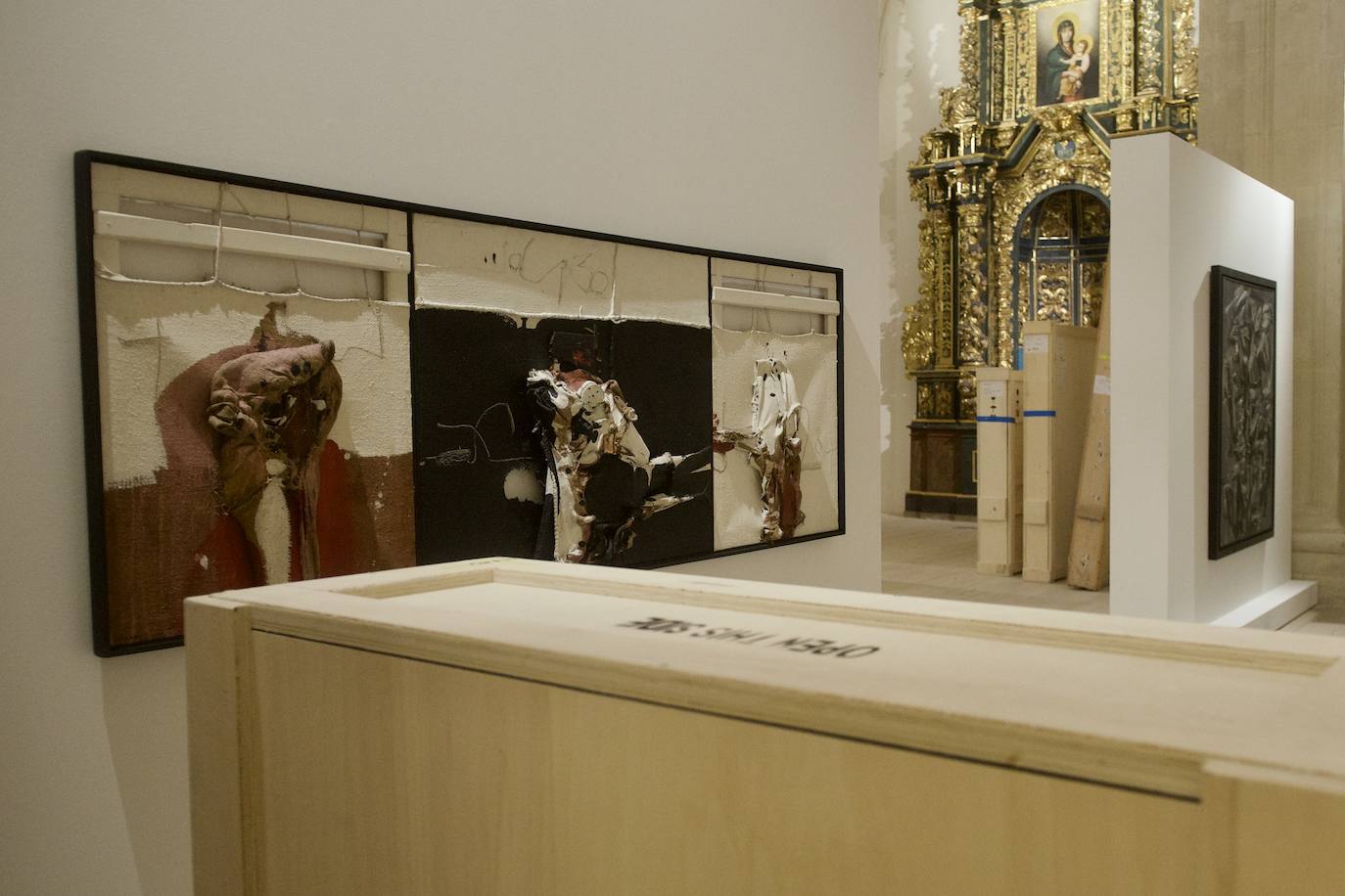 Fotos: Montaje de la exposición &#039;Atlas, coordenadas e identidades en la colección Mariano Yera&#039;