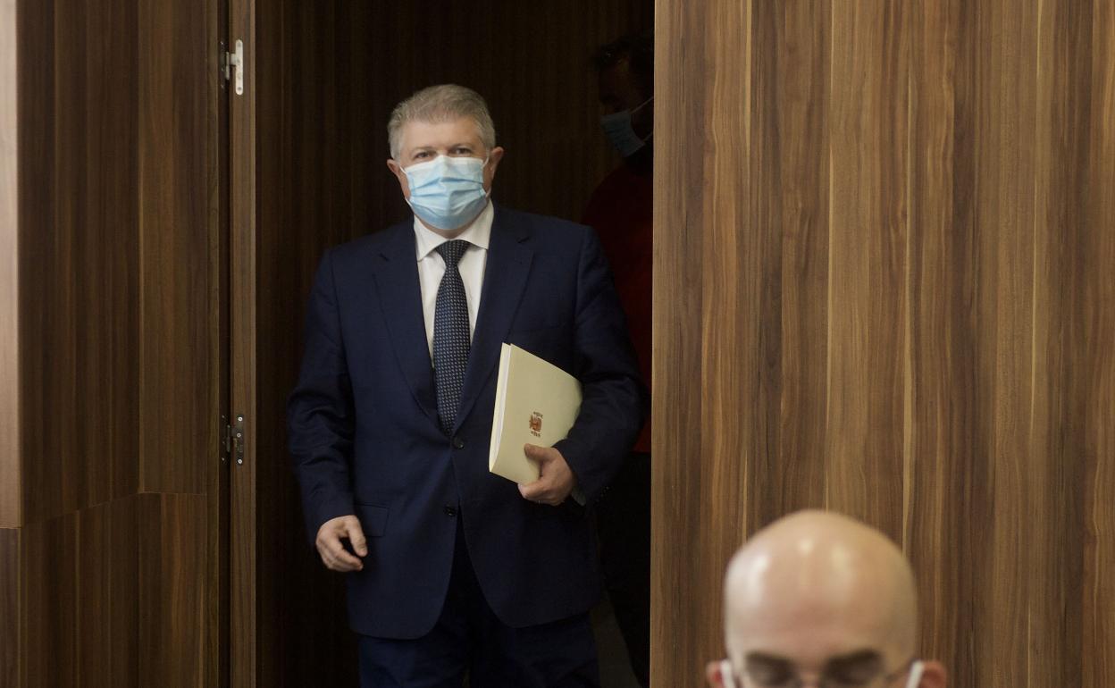 José Vélez, en un acto en la Delegación del Gobierno.