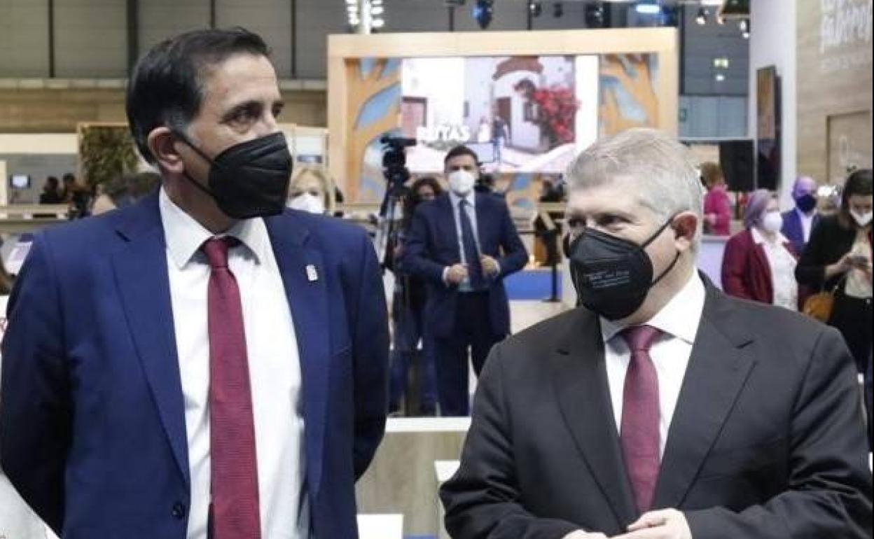 José Antonio Serrano y José Vélez en Fitur.