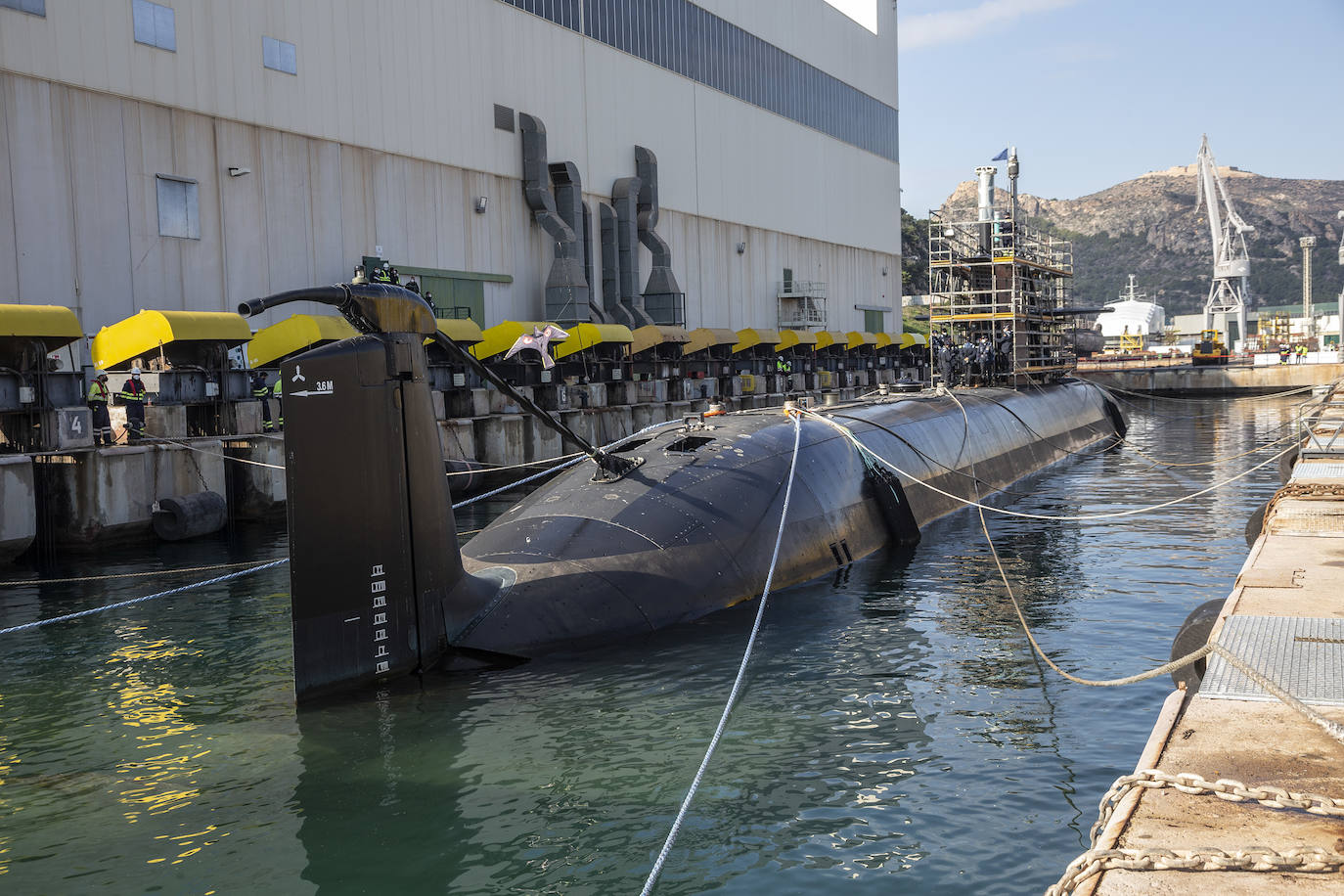 Fotos: Visita de la ministra de Defensa al astillero de Navantia en Cartagena