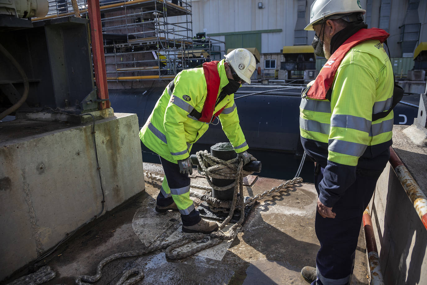 Fotos: Visita de la ministra de Defensa al astillero de Navantia en Cartagena