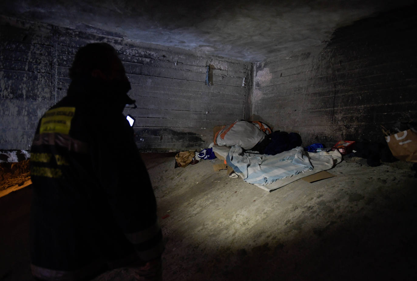 Fotos: El Semas asiste a más de 70 personas sin hogar durante la &#039;operación frío&#039;