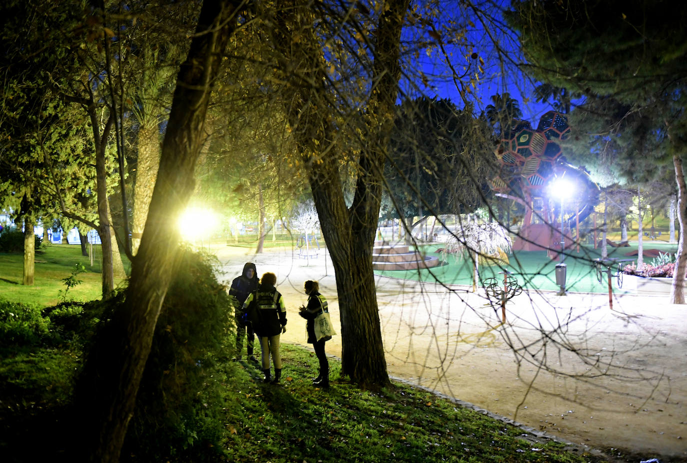 Fotos: El Semas asiste a más de 70 personas sin hogar durante la &#039;operación frío&#039;