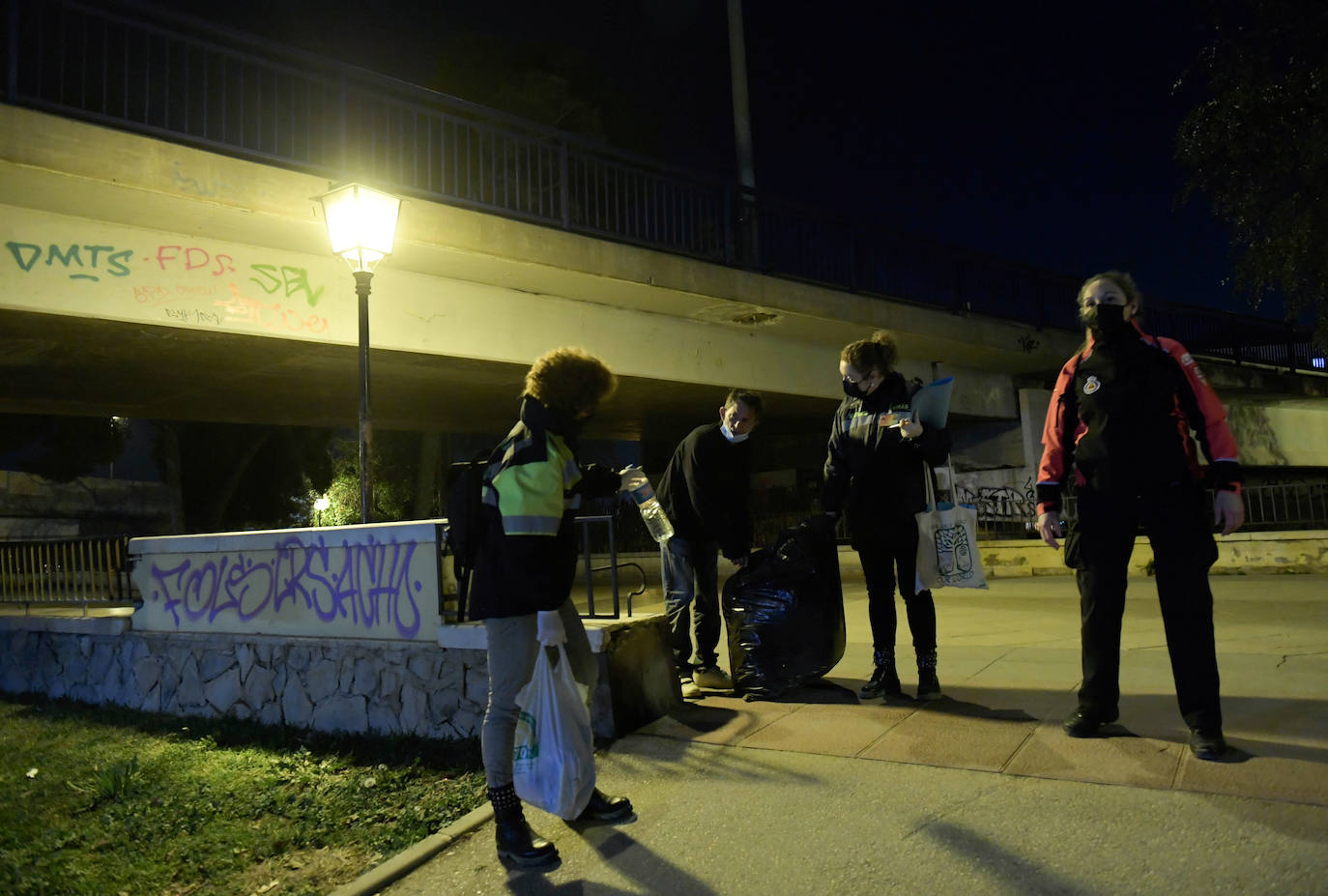 Fotos: El Semas asiste a más de 70 personas sin hogar durante la &#039;operación frío&#039;