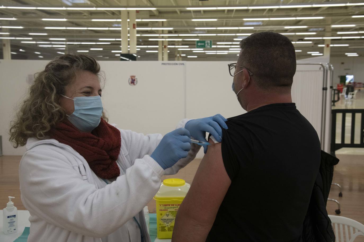 Fotos: Tercera dosis de la vacuna en Cartagena