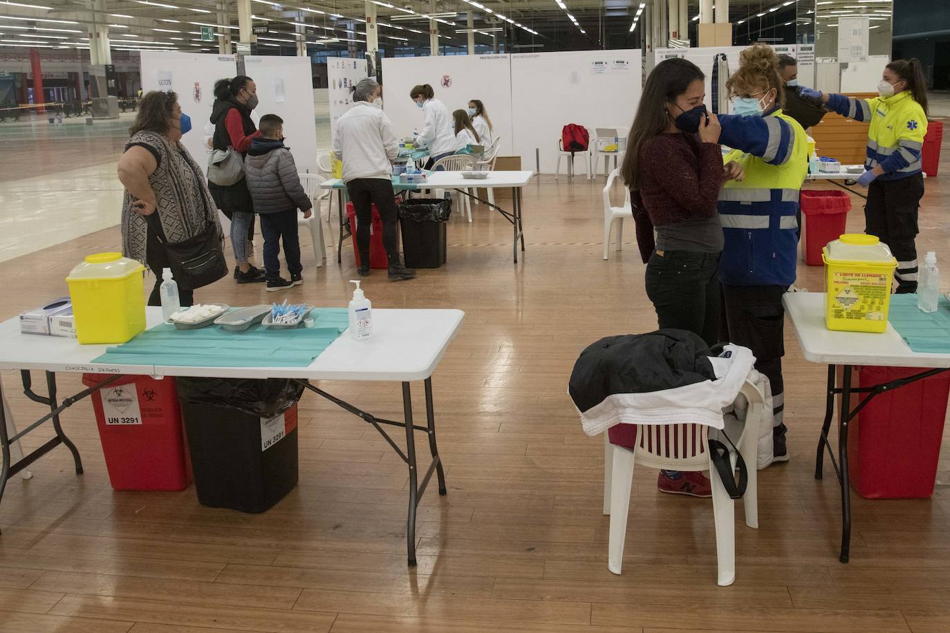 Fotos: Tercera dosis de la vacuna en Cartagena