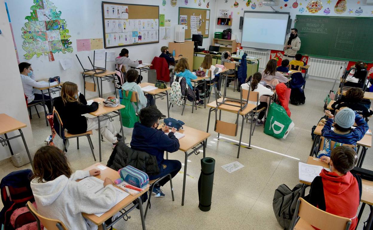Clase con ausencias en un colegio de Murcia en una imagen de archivo. 