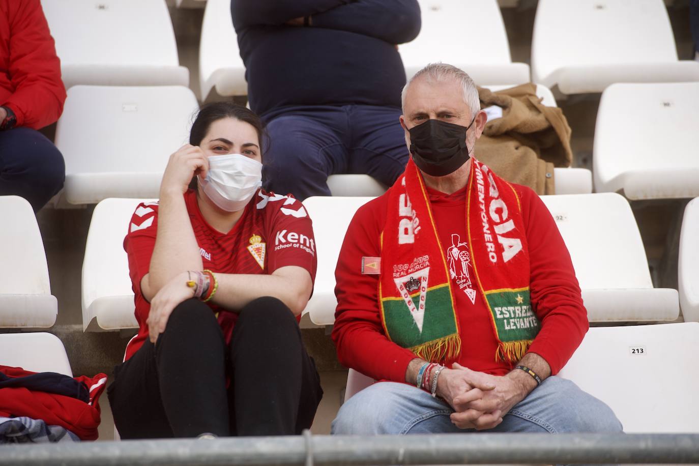 Fotos: El Enrique Roca, en la victoria del Real Murcia