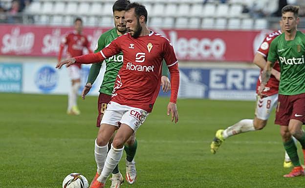 Galería. Santi Jara con el esférico.