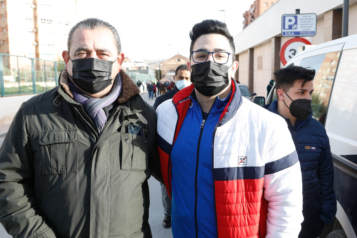 Fotos: Los ganaderos invaden el Centro de Desarrollo Local de Lorca durante una manifestación del sector