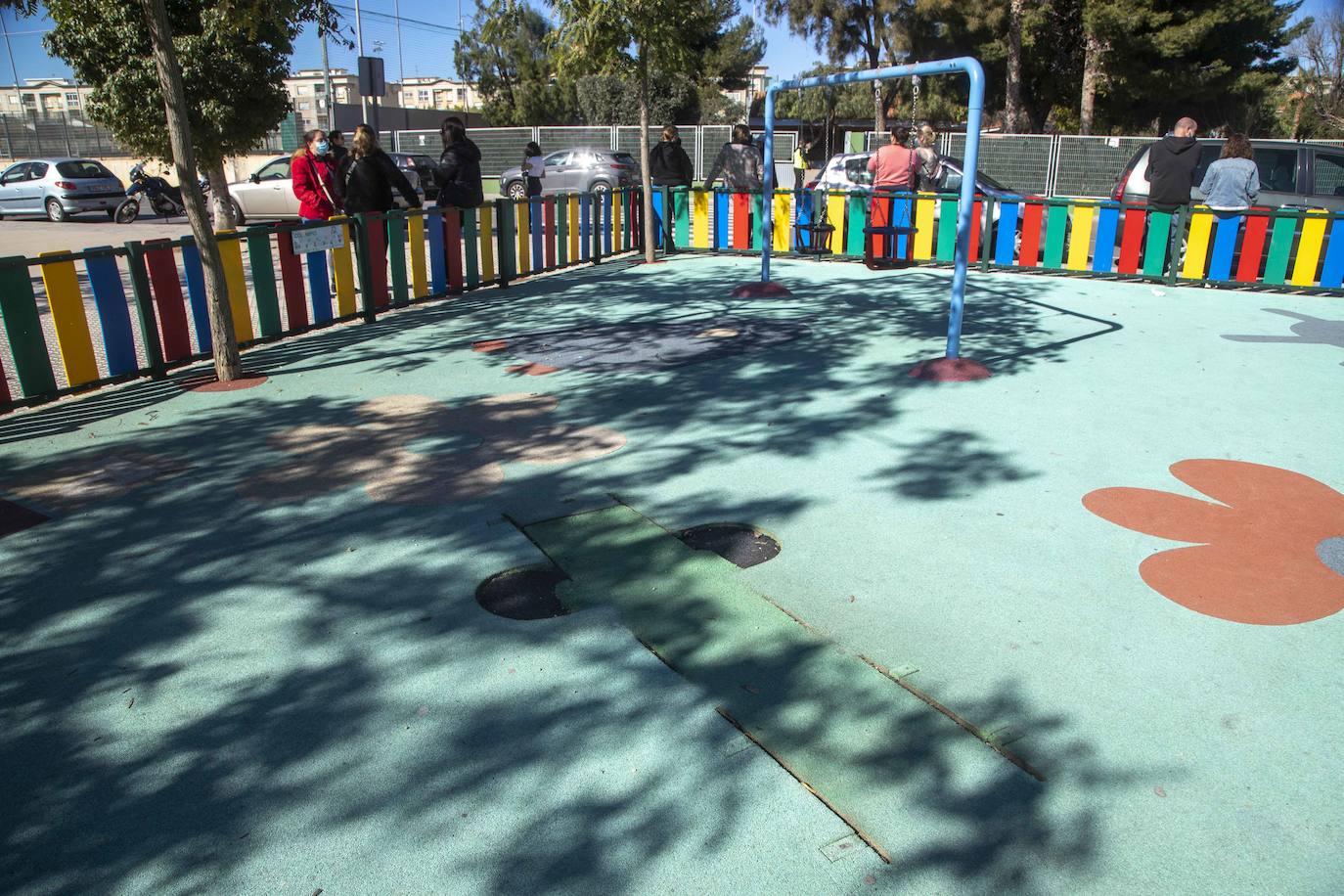 Fotos: Parques infantiles deteriorados en Cartagena