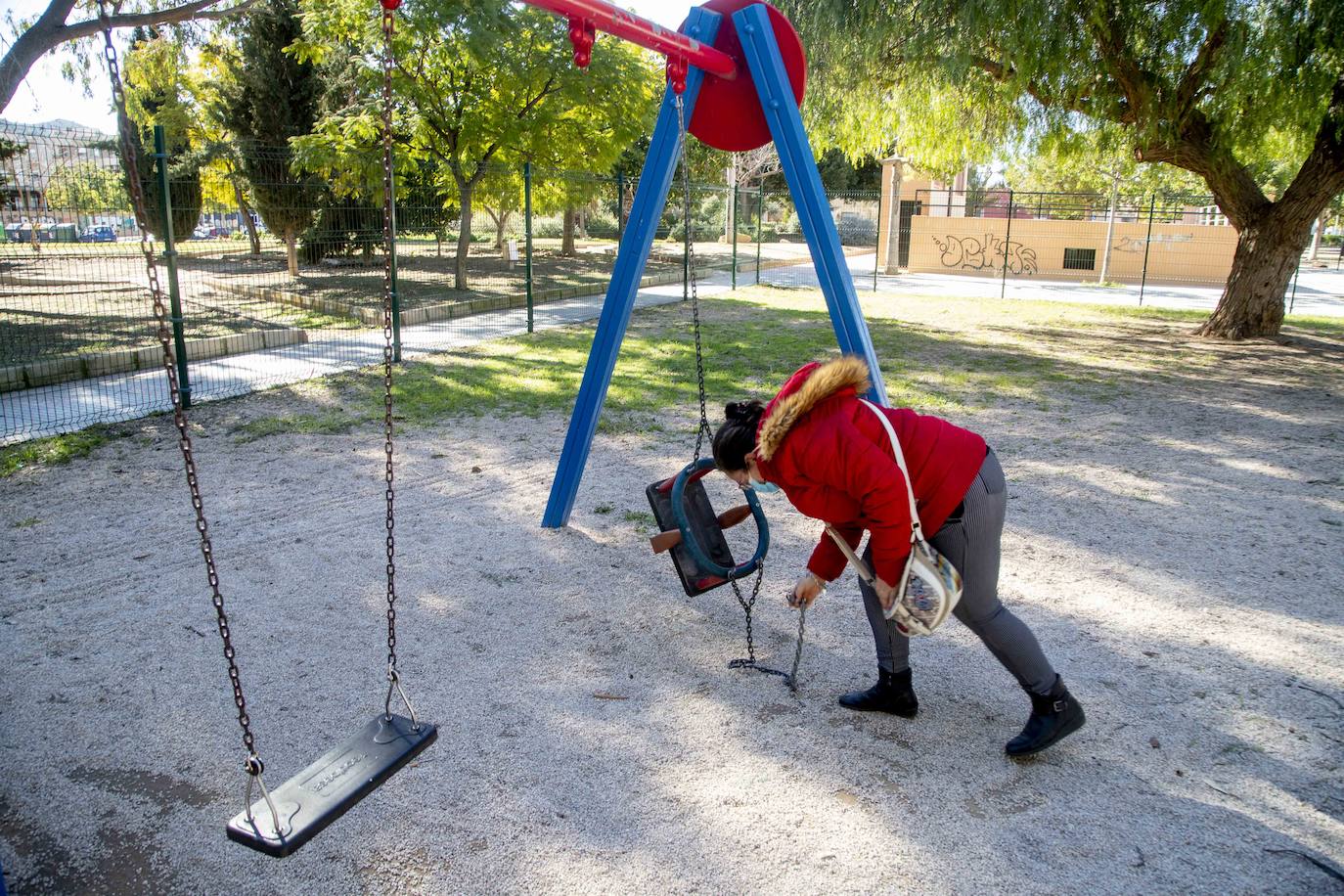 Fotos: Parques infantiles deteriorados en Cartagena