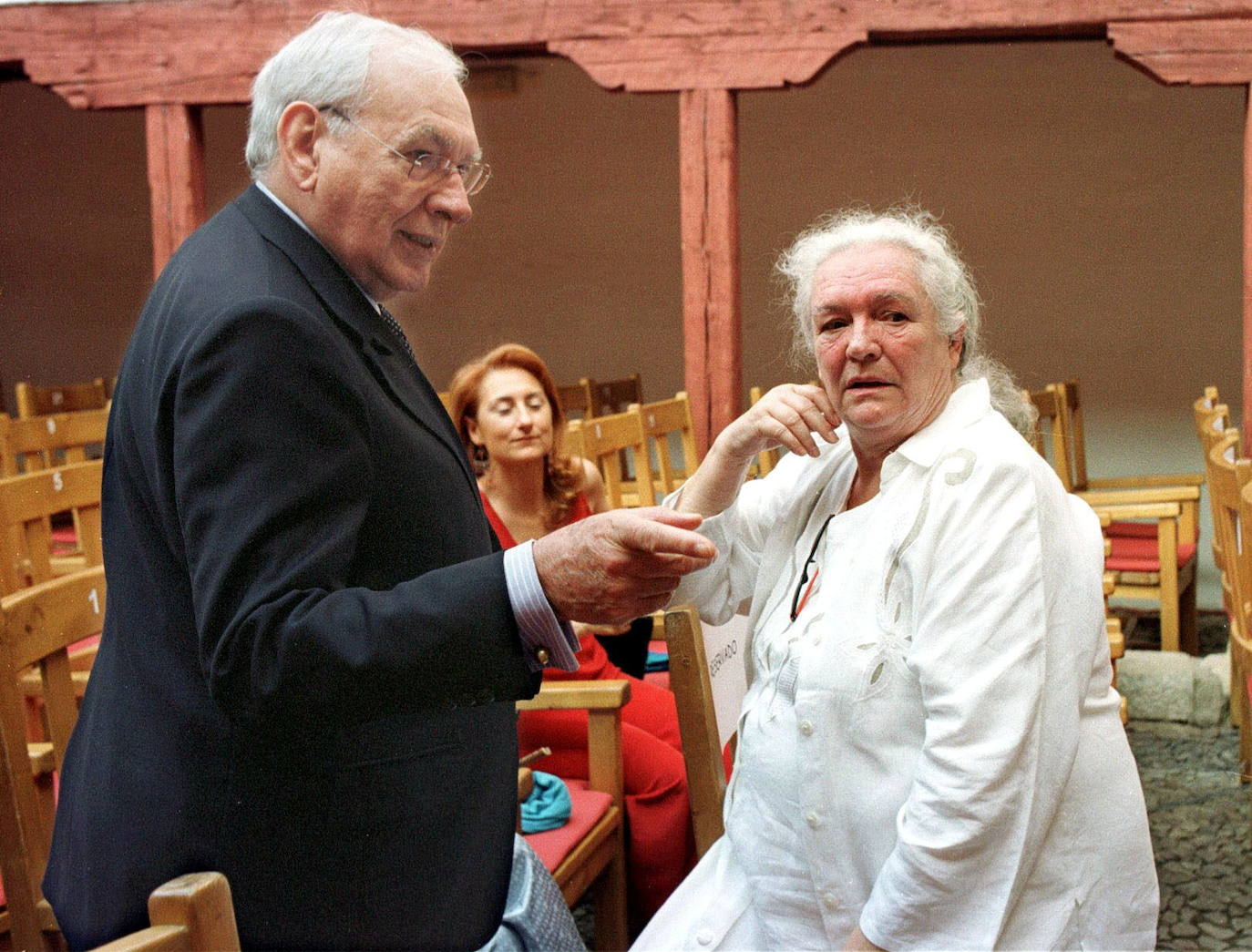 Junto a Miguel Narros en el Corral de Comedias de Almagro. 2002