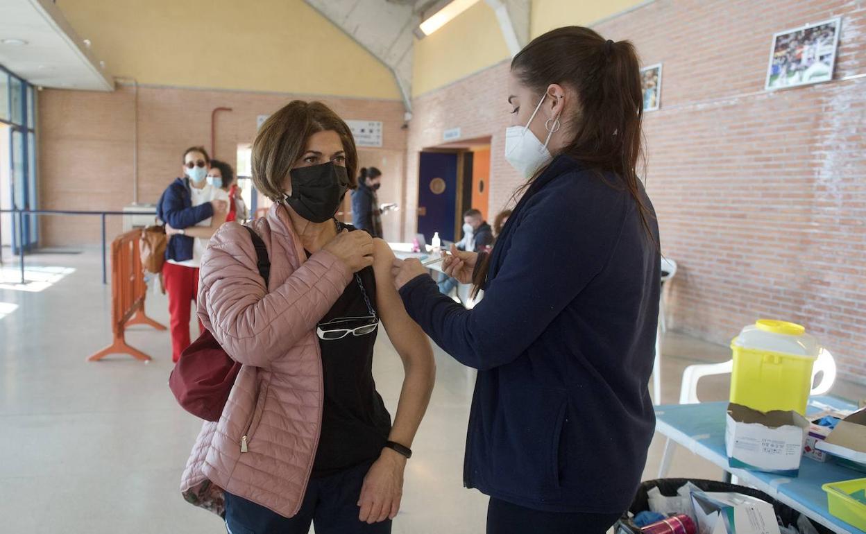 Vacunación de refuerzo en Murcia, en una foto de archivo.