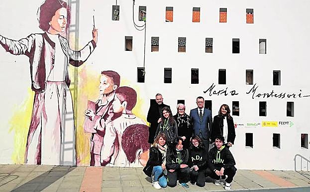 Grafiti de la científica María Montessori, en el centro educativo Antonio de Nebrija, en Murcia. 