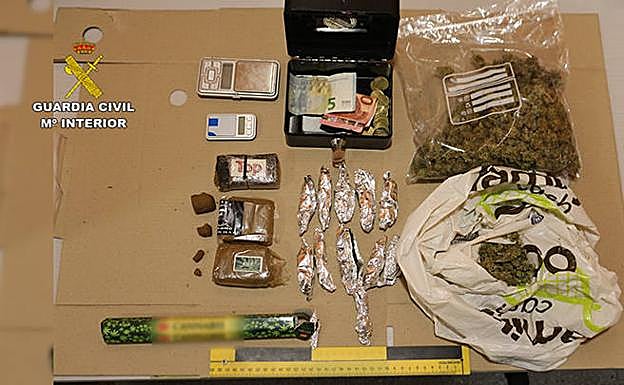 La Guardia Civil desmantela un punto de droga en Alguazas.
