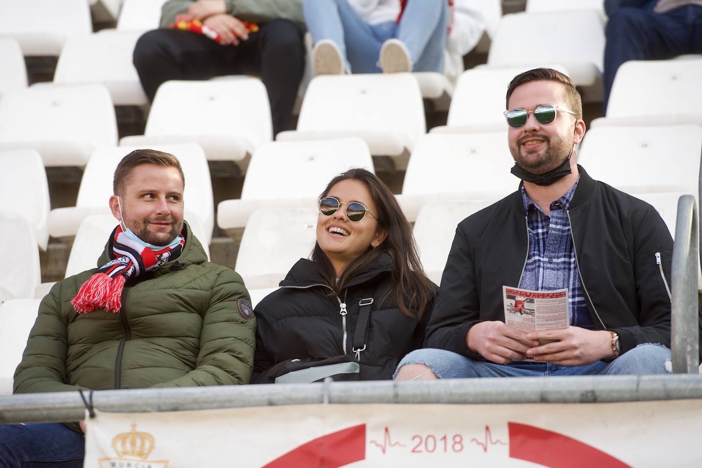 Fotos: Búscate en las gradas del Enrique Roca