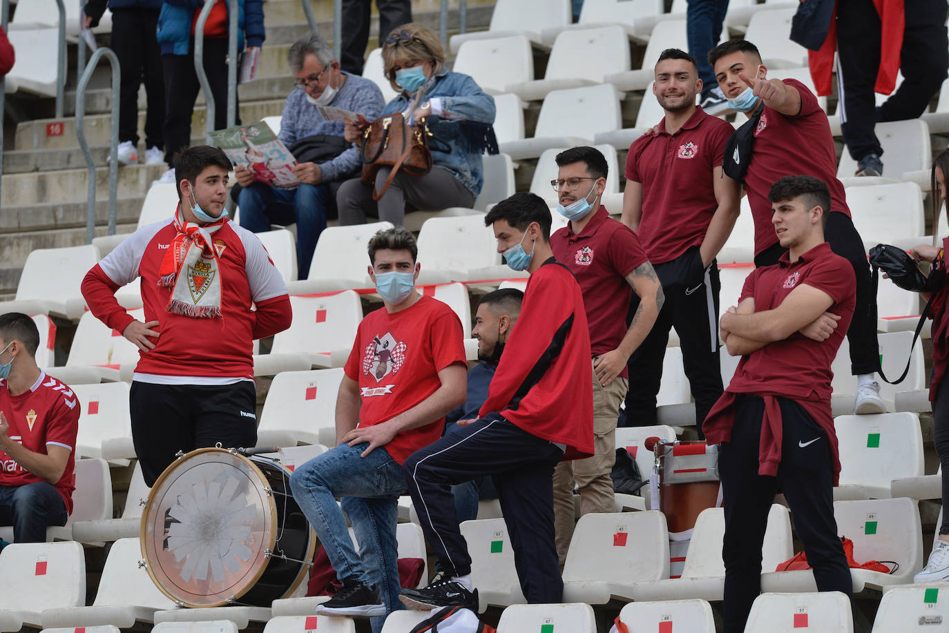 Fotos: Búscate en las gradas del Enrique Roca