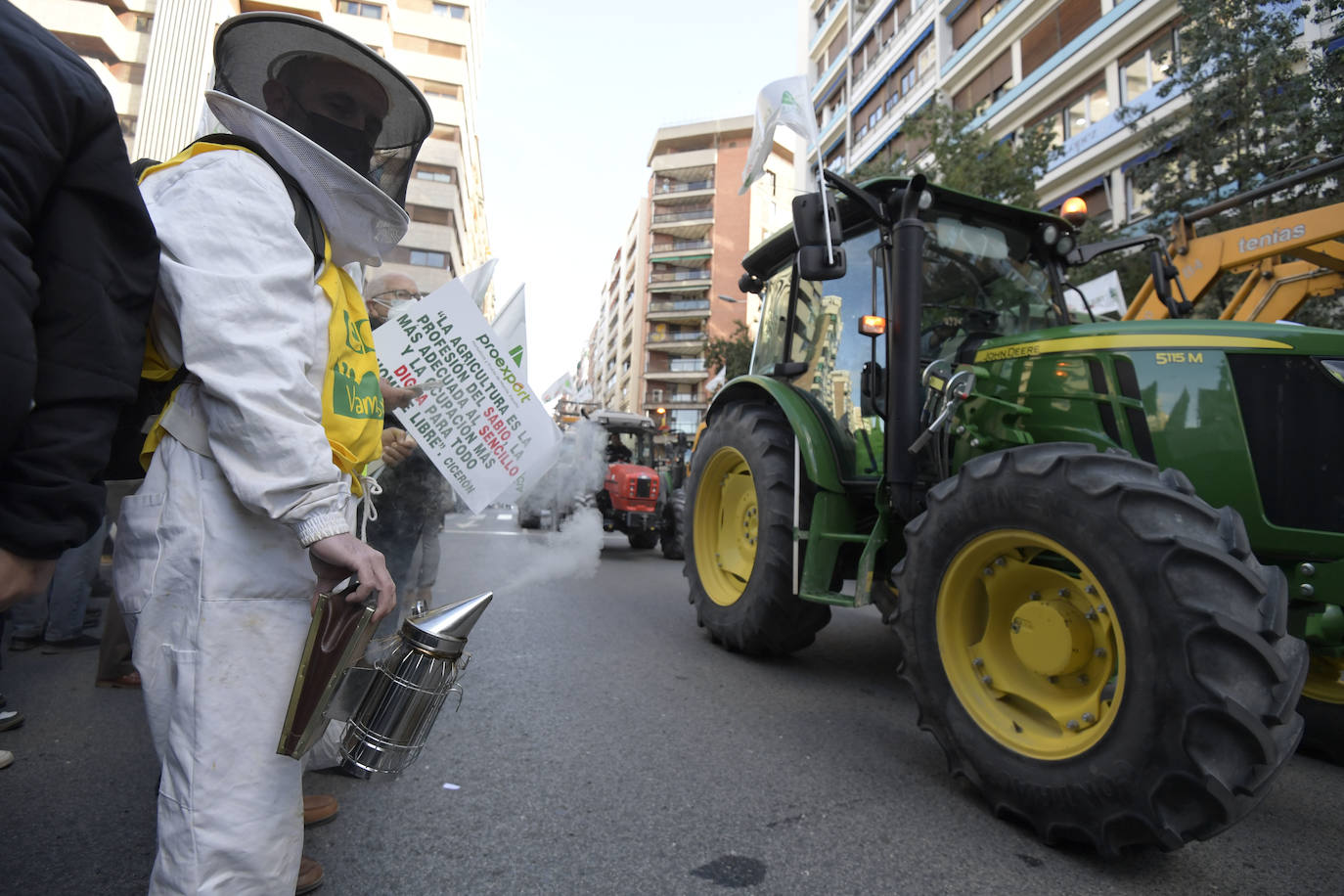 Fotos: Los agricultores salen a la calle en Murcia por la mejora del sector