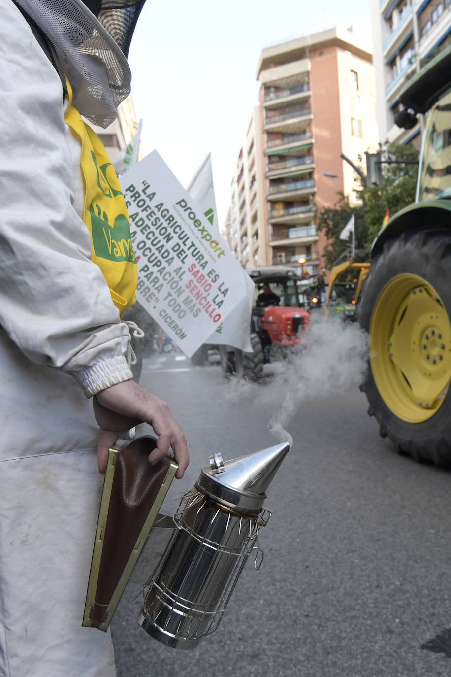 Fotos: Los agricultores salen a la calle en Murcia por la mejora del sector