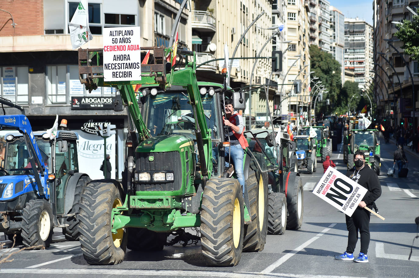 Fotos: Los agricultores salen a la calle en Murcia por la mejora del sector