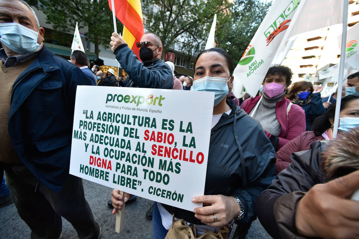 Fotos: Los agricultores salen a la calle en Murcia por la mejora del sector