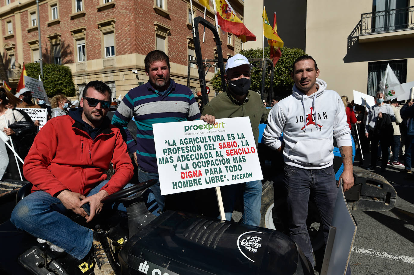 Fotos: Los agricultores salen a la calle en Murcia por la mejora del sector