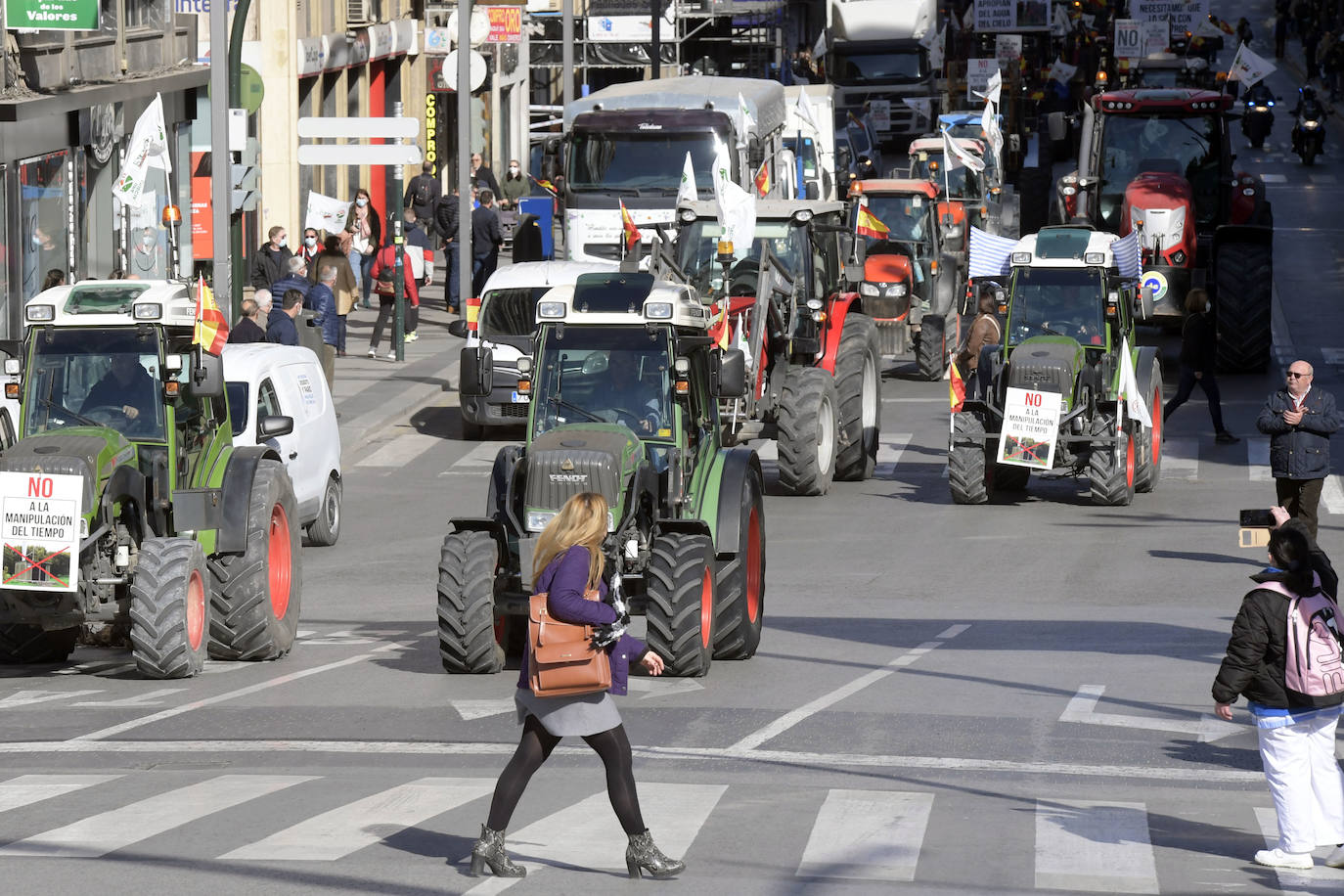 Fotos: Más de 500 tractores y camiones toman este miércoles Murcia en la manifestación del campo