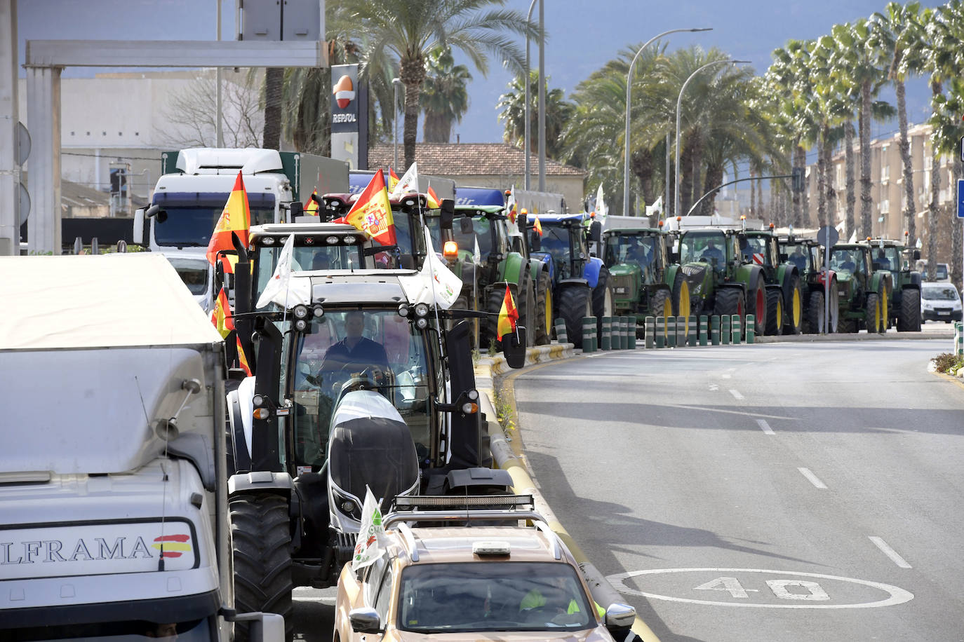 Fotos: Más de 500 tractores y camiones toman este miércoles Murcia en la manifestación del campo