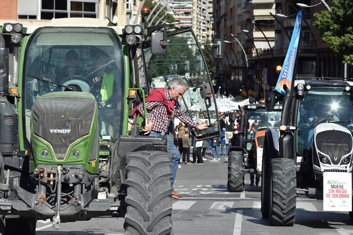 Fotos: Más de 500 tractores y camiones toman este miércoles Murcia en la manifestación del campo