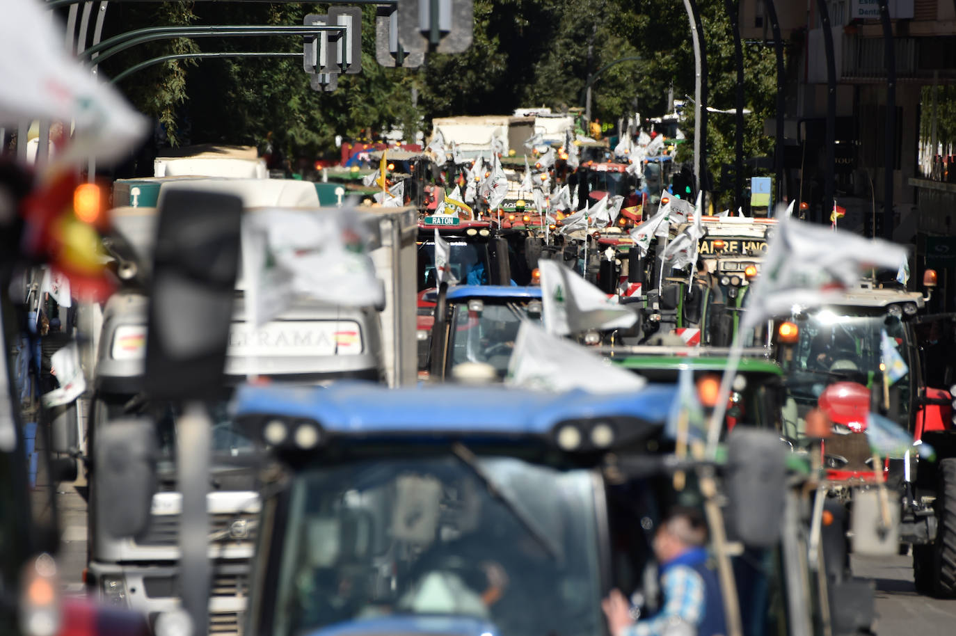Fotos: Más de 500 tractores y camiones toman este miércoles Murcia en la manifestación del campo