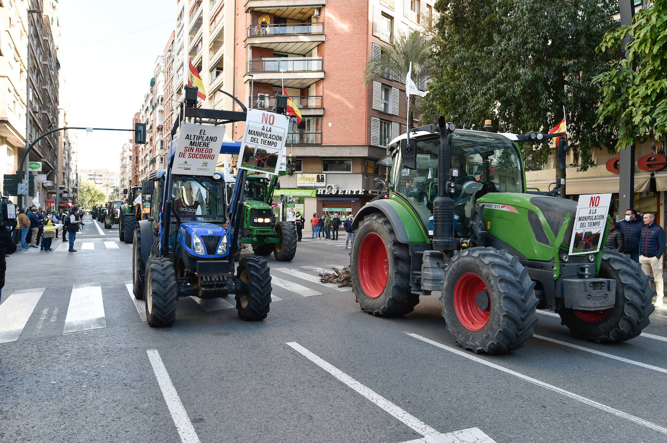 Fotos: Más de 500 tractores y camiones toman este miércoles Murcia en la manifestación del campo