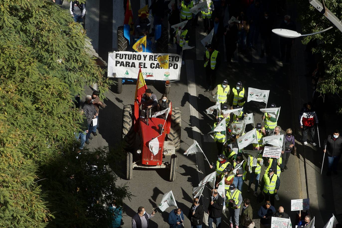 Fotos: Más de 500 tractores y camiones toman este miércoles Murcia en la manifestación del campo