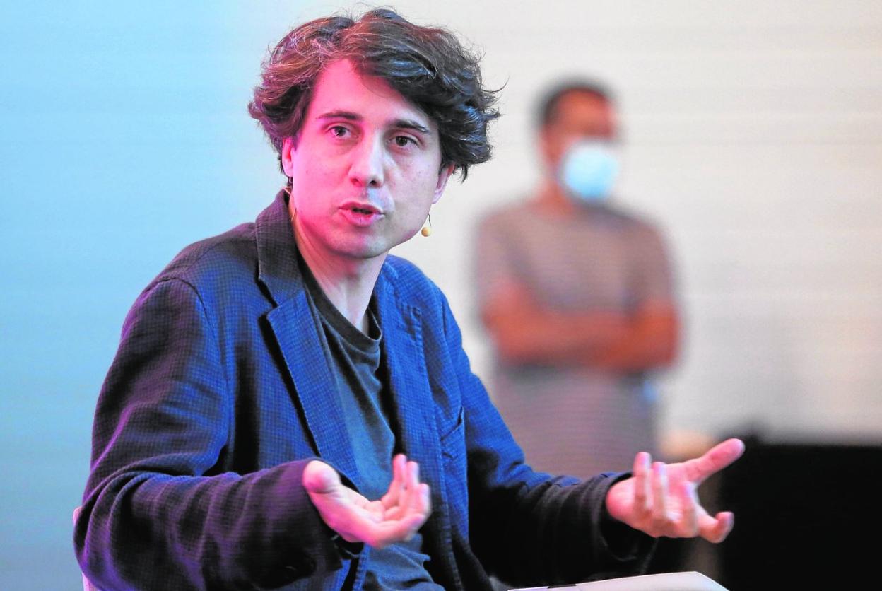 El cineasta Jonás Trueba, ganador del Goya 2022 a mejor película documental por 'Quién lo impide'. 