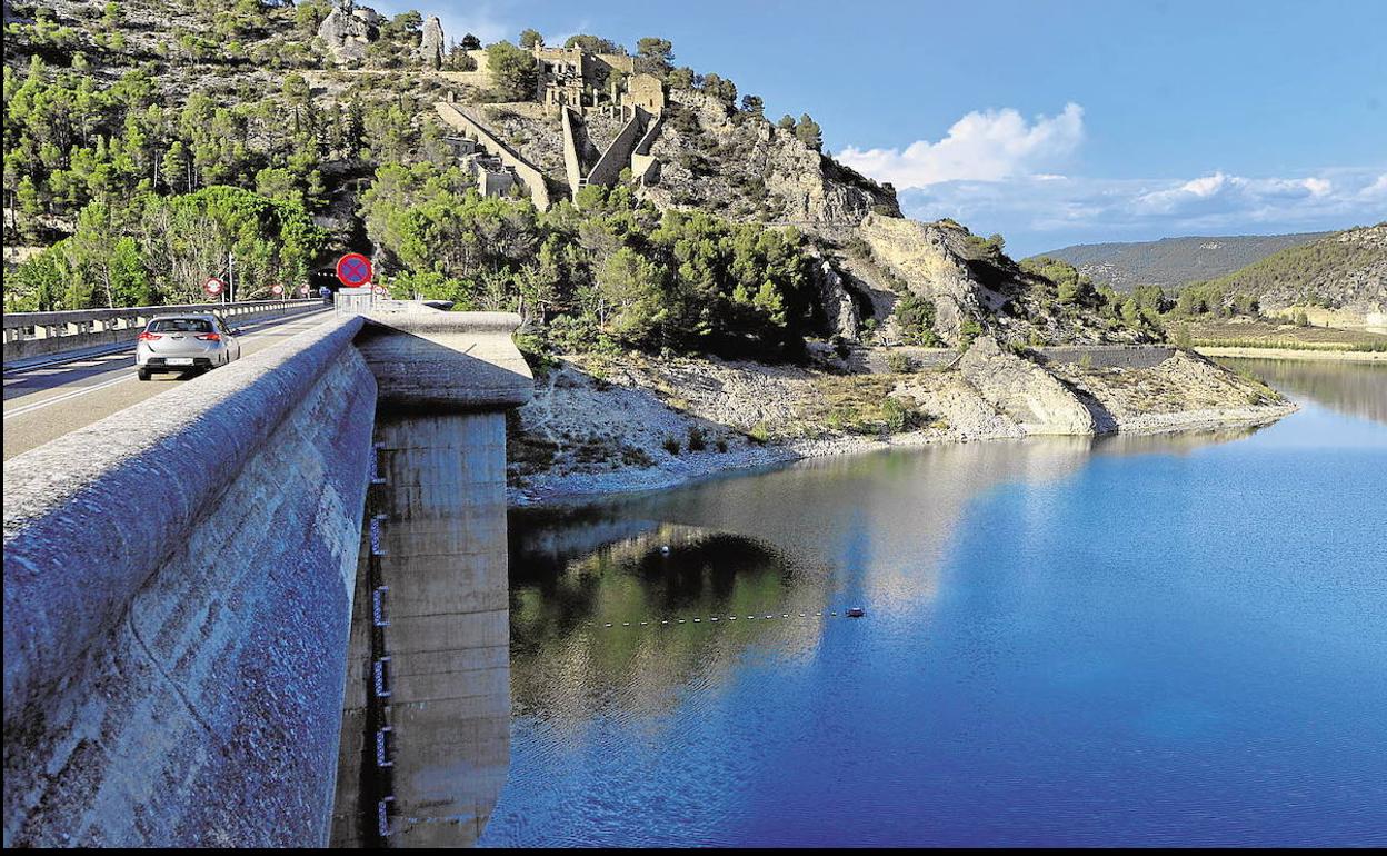 El embalse de Entrepeñas. en la cabecera del Tajo.